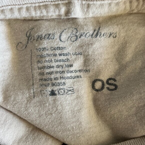 Urban Outfitters Jonas Brothers Cropped Graphic T-Shirt - Picture 3 of 5